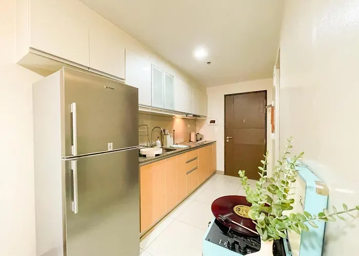 Prime Bgc Condo: Uptown Mall & Hyatt #ournw21n Manila