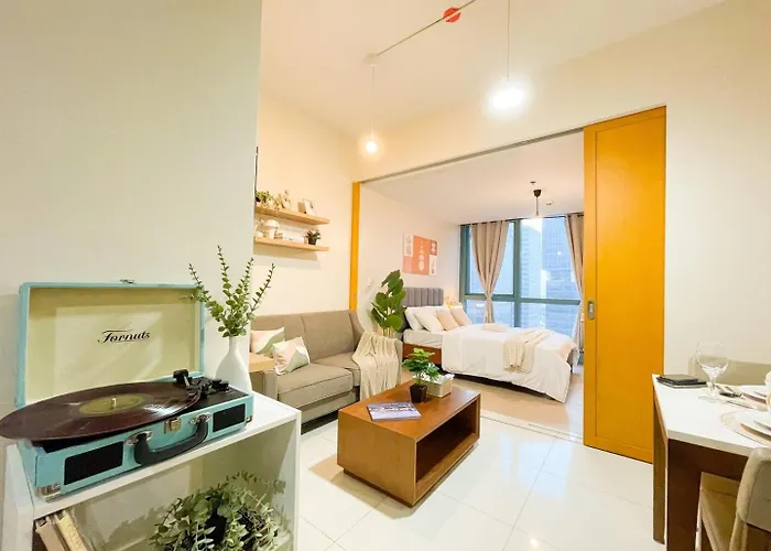 Holiday home Prime Bgc Condo: Uptown Mall & Hyatt #ournw21n